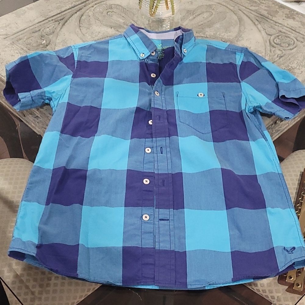 AMERICAN EAGLE MEDIUM SHORT SLEEVE SHIRT